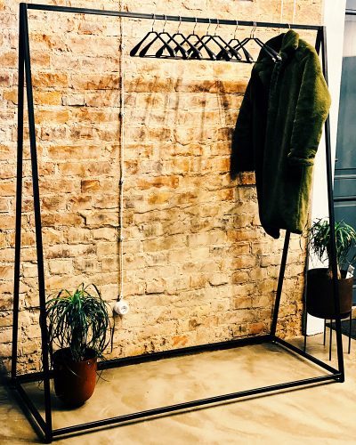 Drēbju pakaramais statīvs