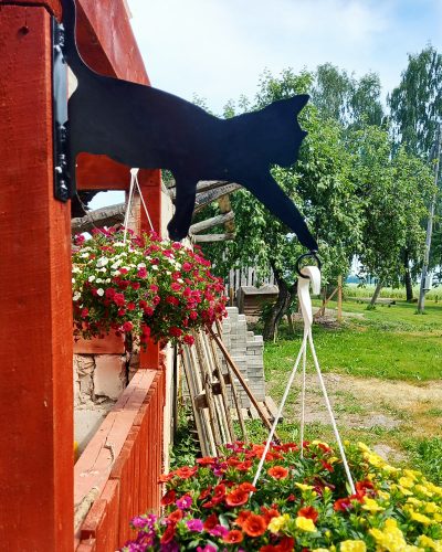 puku-poda-turetajs-kakis-melns-akrila Puķu poda turētājs kaķis melns akrila